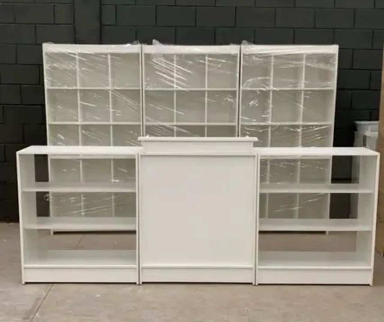 KIT COMPLETO - COLMEIAS NICHO + BALCÃO CAIXA + BALCÕES VITRINE 