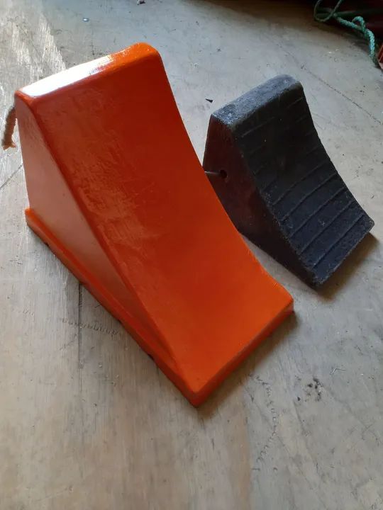 Par de Calços para caminhão 