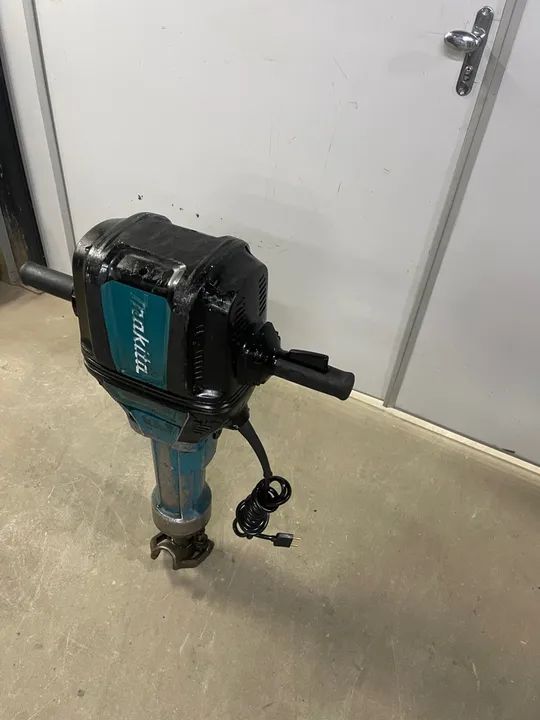 Martelo Demolidor Makita HM1802 2000W