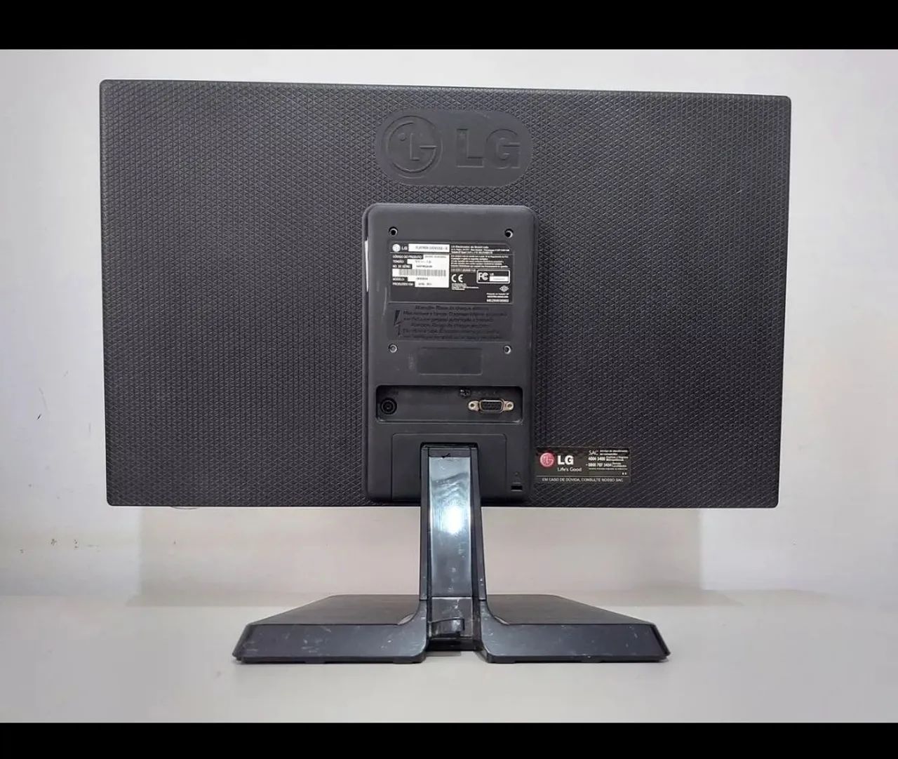 Monitor LG LED 20EN33 - Foto 2