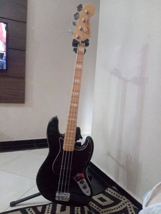 Baixo Fender Jazz Bass