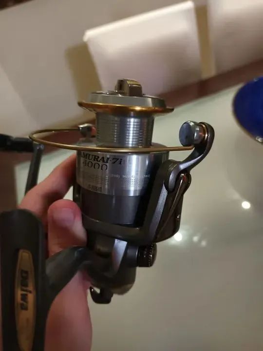 Molinete Daiwa Samurai 7i 4000 usado ,semi novo