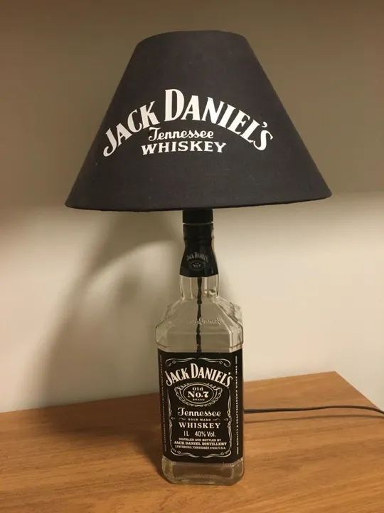 Abajur de garrafa Jack Daniels