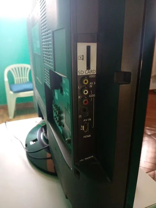 TV LCD 32 polegadas - PANASONIC. Acompanha chromacast. - Foto 3