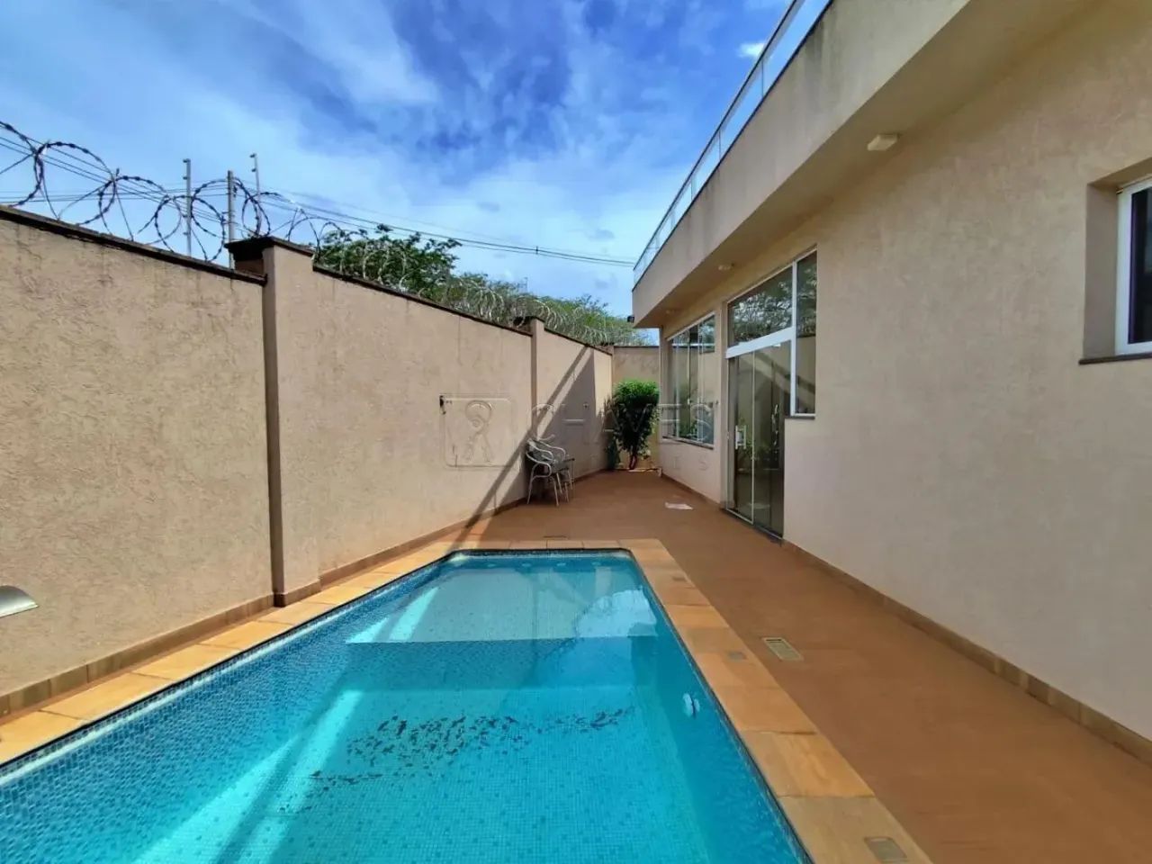 Casa condomínio de 3 suítes à venda no Condomínio Praça das Flores, 236,90 m², bairro Quin - Foto 3