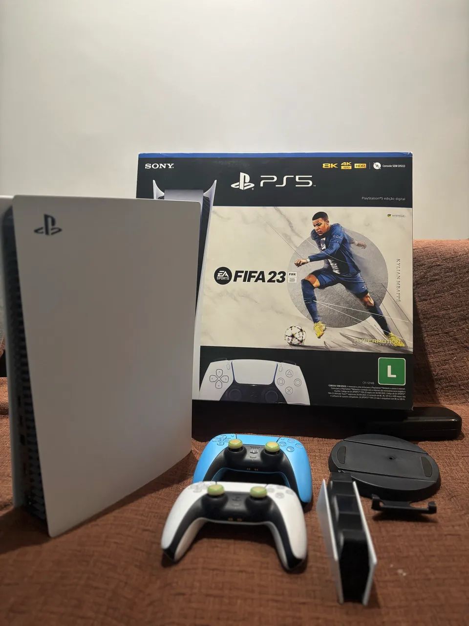 Ps5 + dois controles com base de carregamento64294635613699122