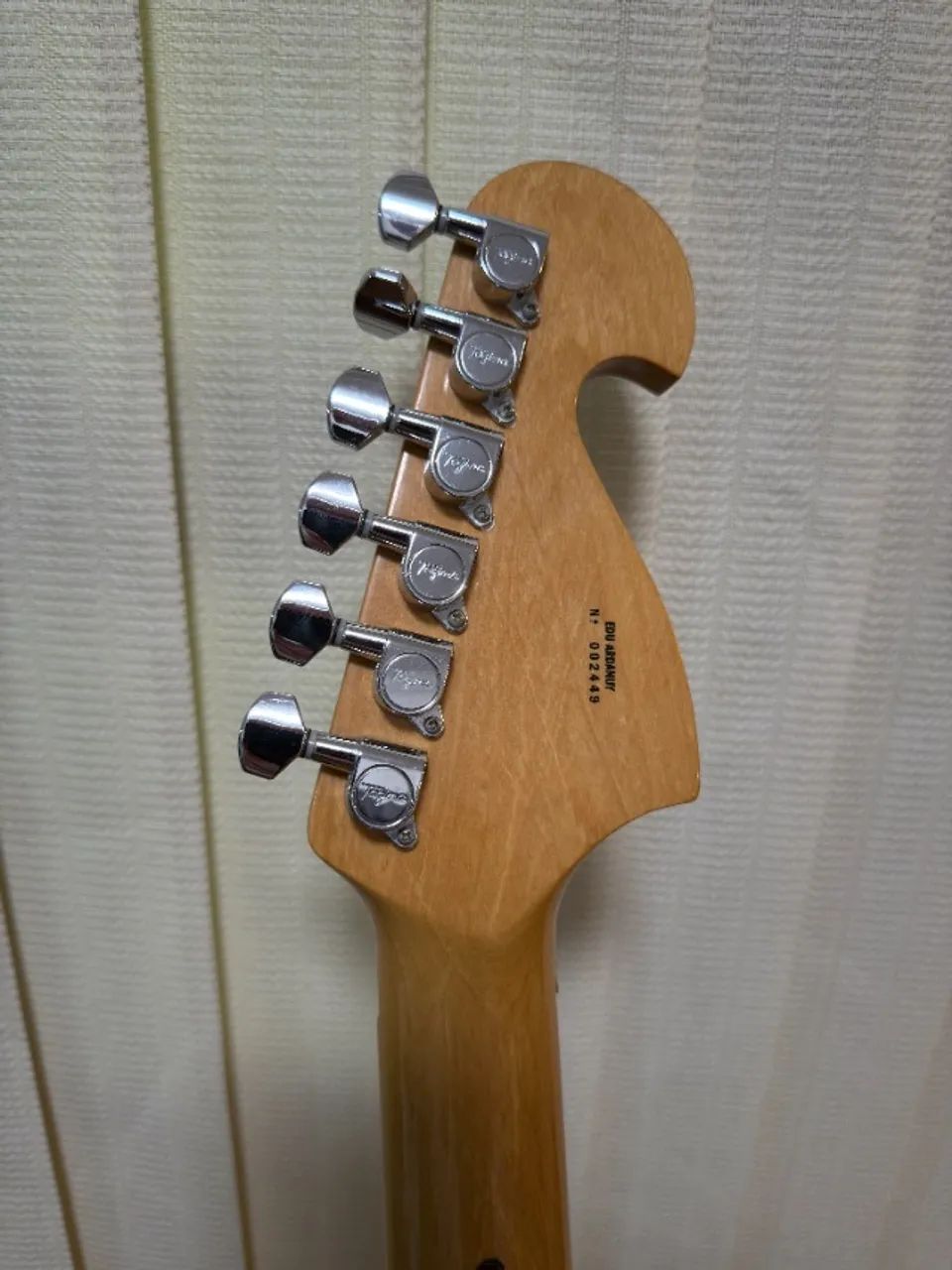 Guitarra Tagima Edu Ardanuy E2 - Customizada com Dimarzio na Ponte + Defasagem - Linda!!!! - Foto 5
