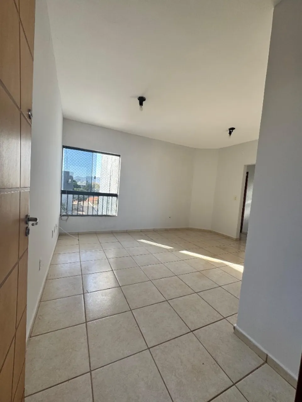 Alugo Apartamento 3/4