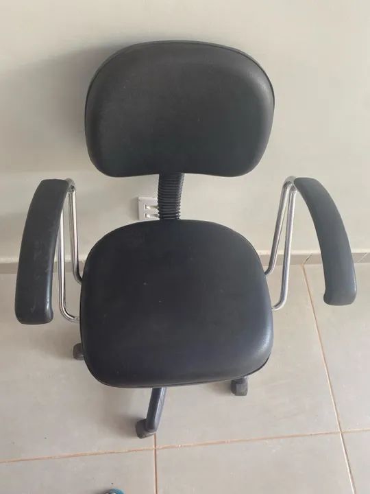 Cadeira escritório com regulador de altura 