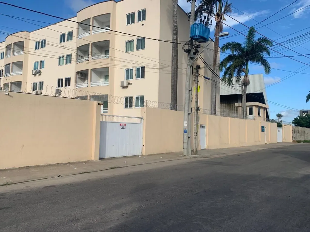Alugo Apto Antônio Bezerra 3 quartos