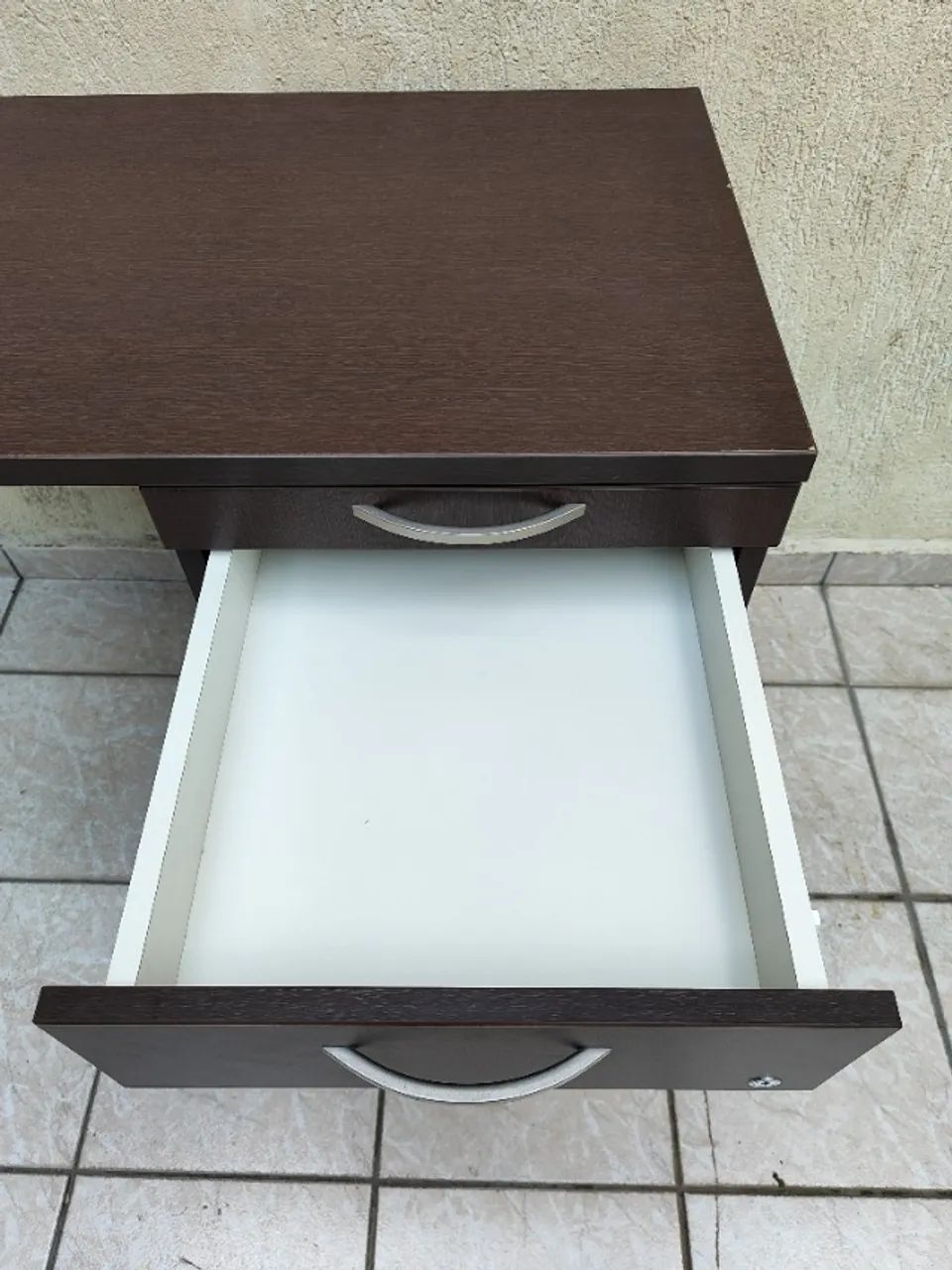 Gaveteiro Fixo Grande com Mesa e 4 Gavetas Marrom Escuro - Foto 5