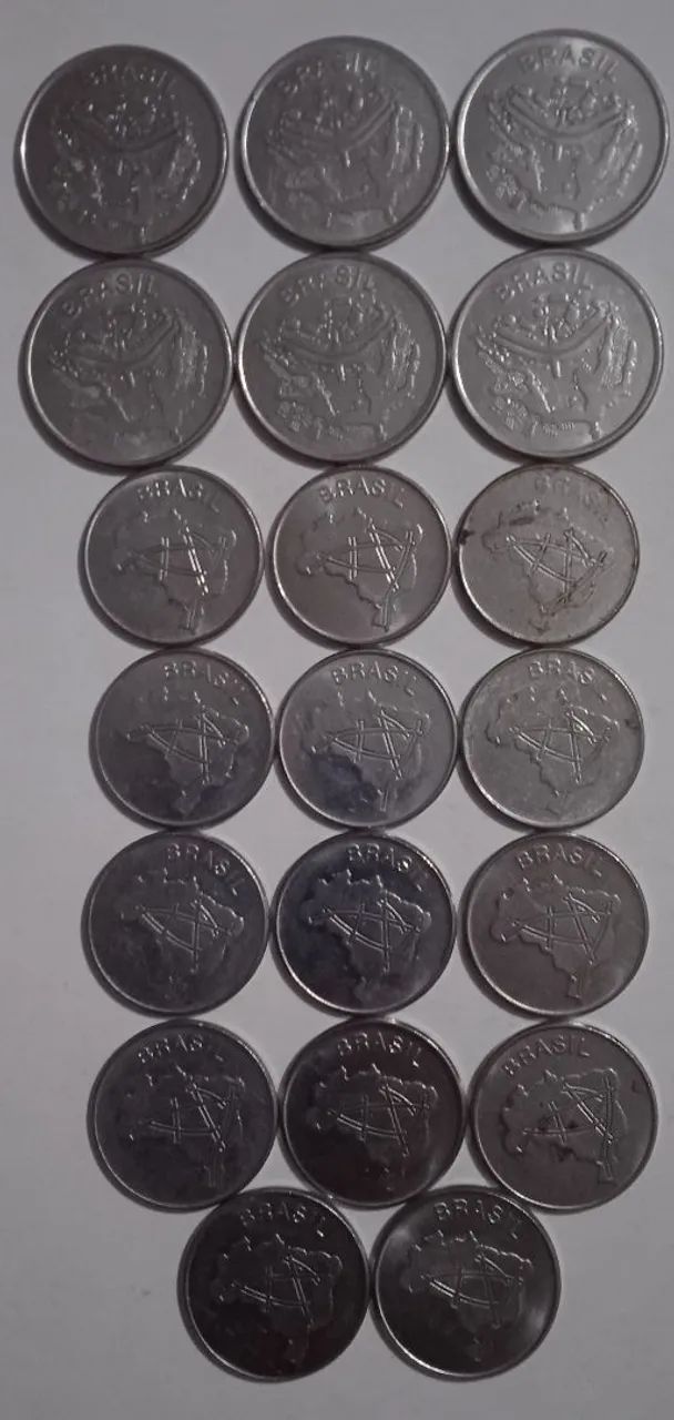 Lote com 20 Moedas Antigas de Cruzeiros  - Foto 2