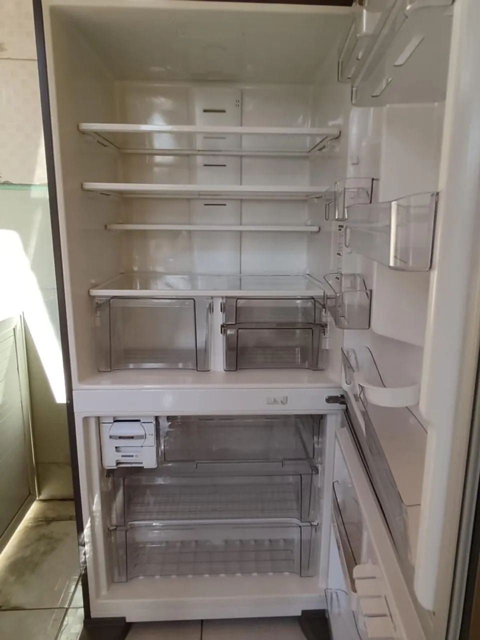 Refrigerador Brastemp frost free inverse 588 litros não gela. Leia o anúncio  - Foto 2