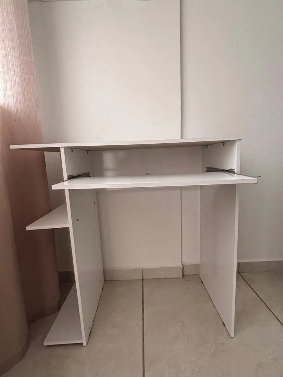 Escrivaninha de Escritório Compacta e Funcional