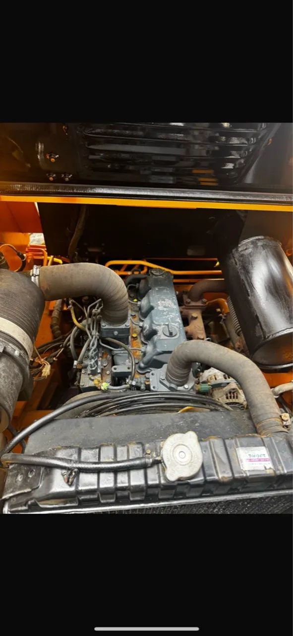 Mini carregadeira Hyundai HSL850-7A - Foto 4