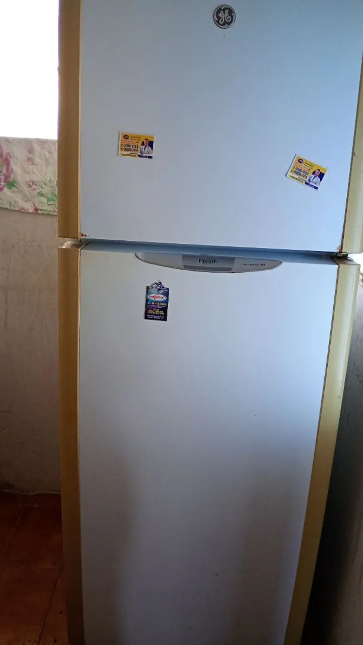 Geladeira GE Frost Free