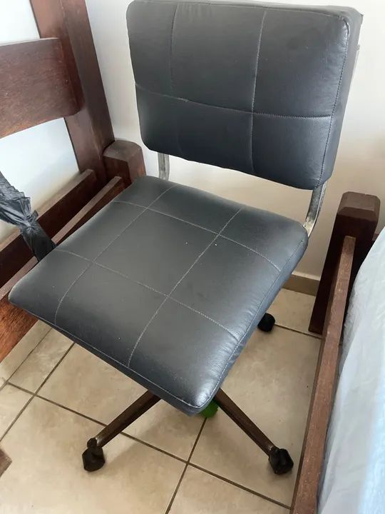 Cadeira de Escritório Giratória Preta