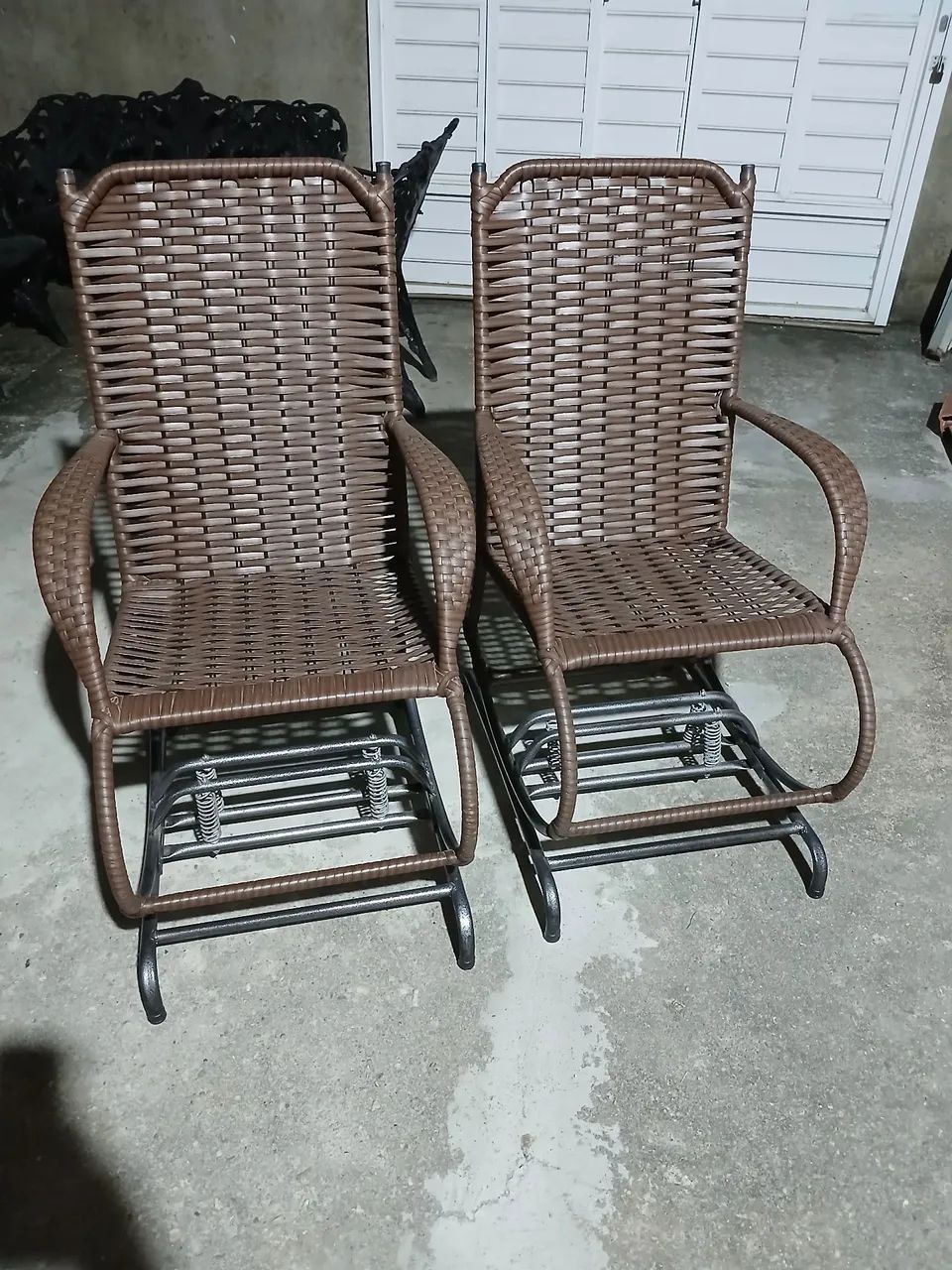 2 Rocking Chairs64985863111555122