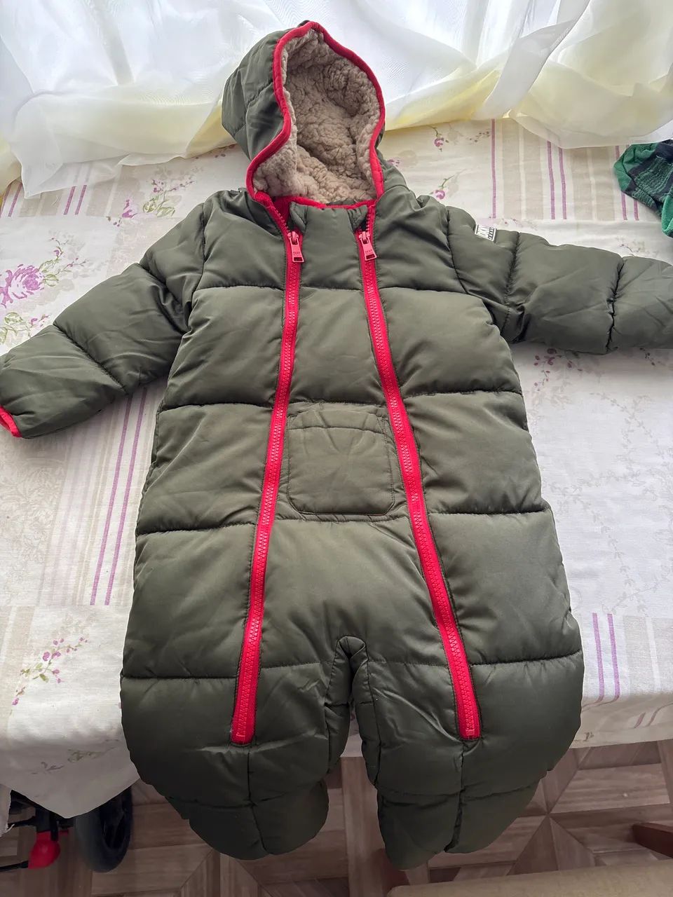 Macacão de frio DKNY Jeans bebê 18 meses - original, novo e super quentinho