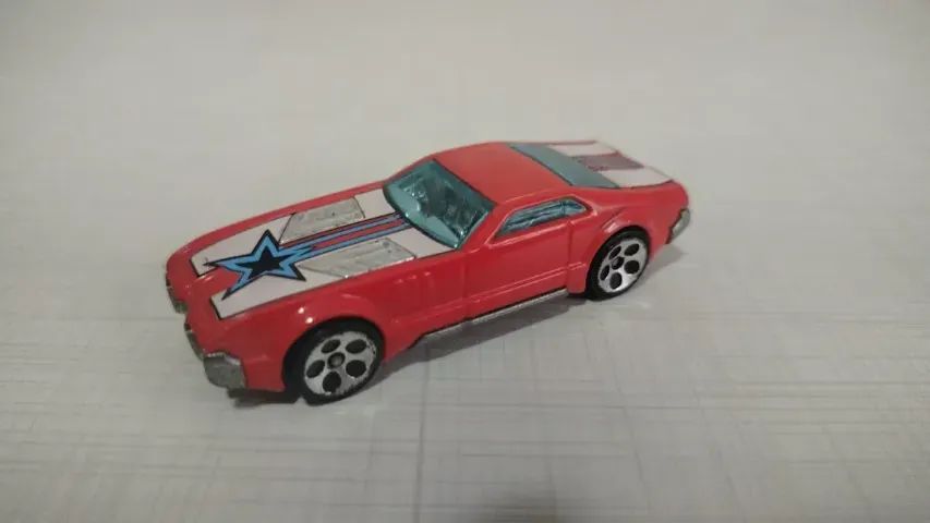 CCM Country Club Muscle Hot Wheels 1/64 Scale Miniature, Red64750317264515120