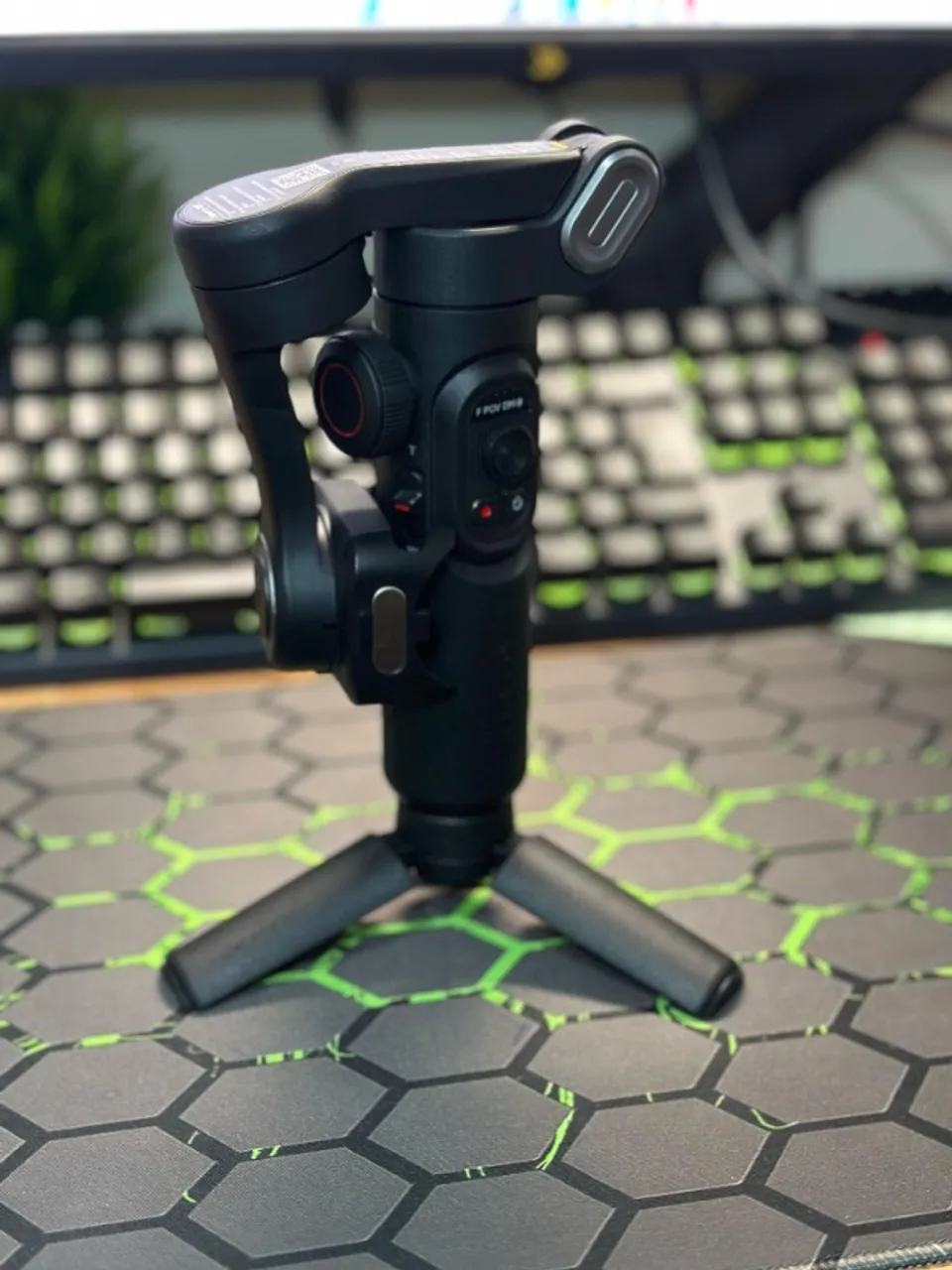 Estabilizador gimbal de smartphone de 3 eixos cor preta Aochuan Smart Xe