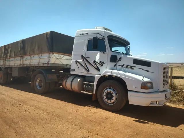 Volvo edc Gold 98/99 4x2 pneu zero,troca por cavalo mais novo. - Foto 4
