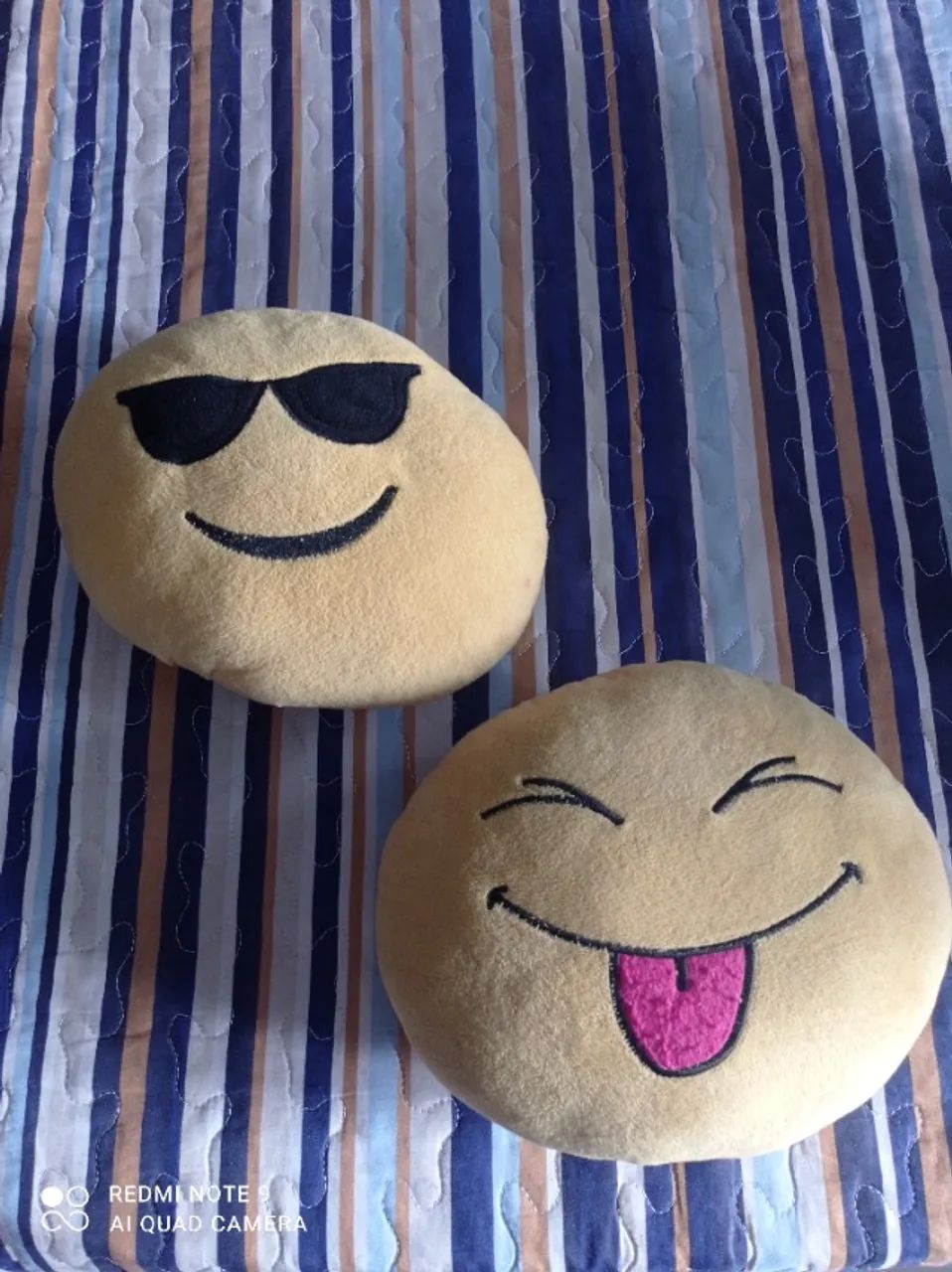 Pelúcia emojis 