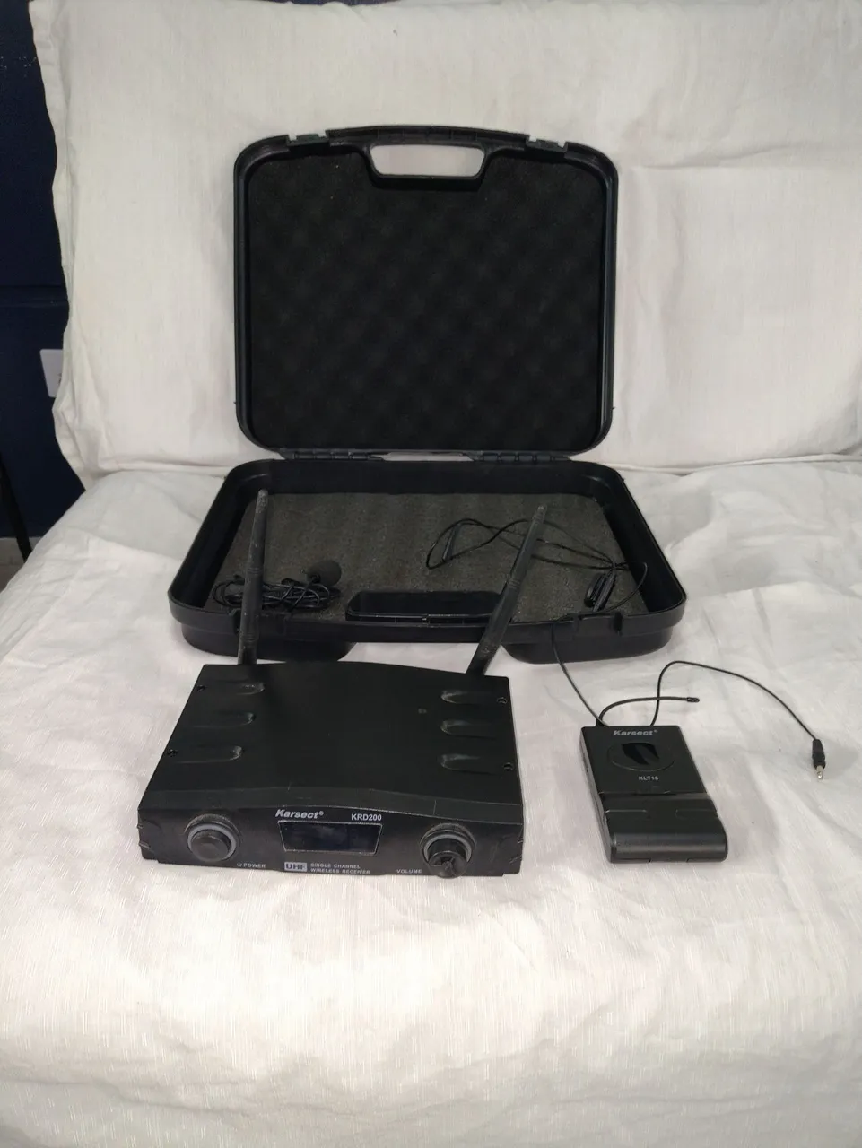 Microfone sem Fio Karsect KRD200 com Maleta case 