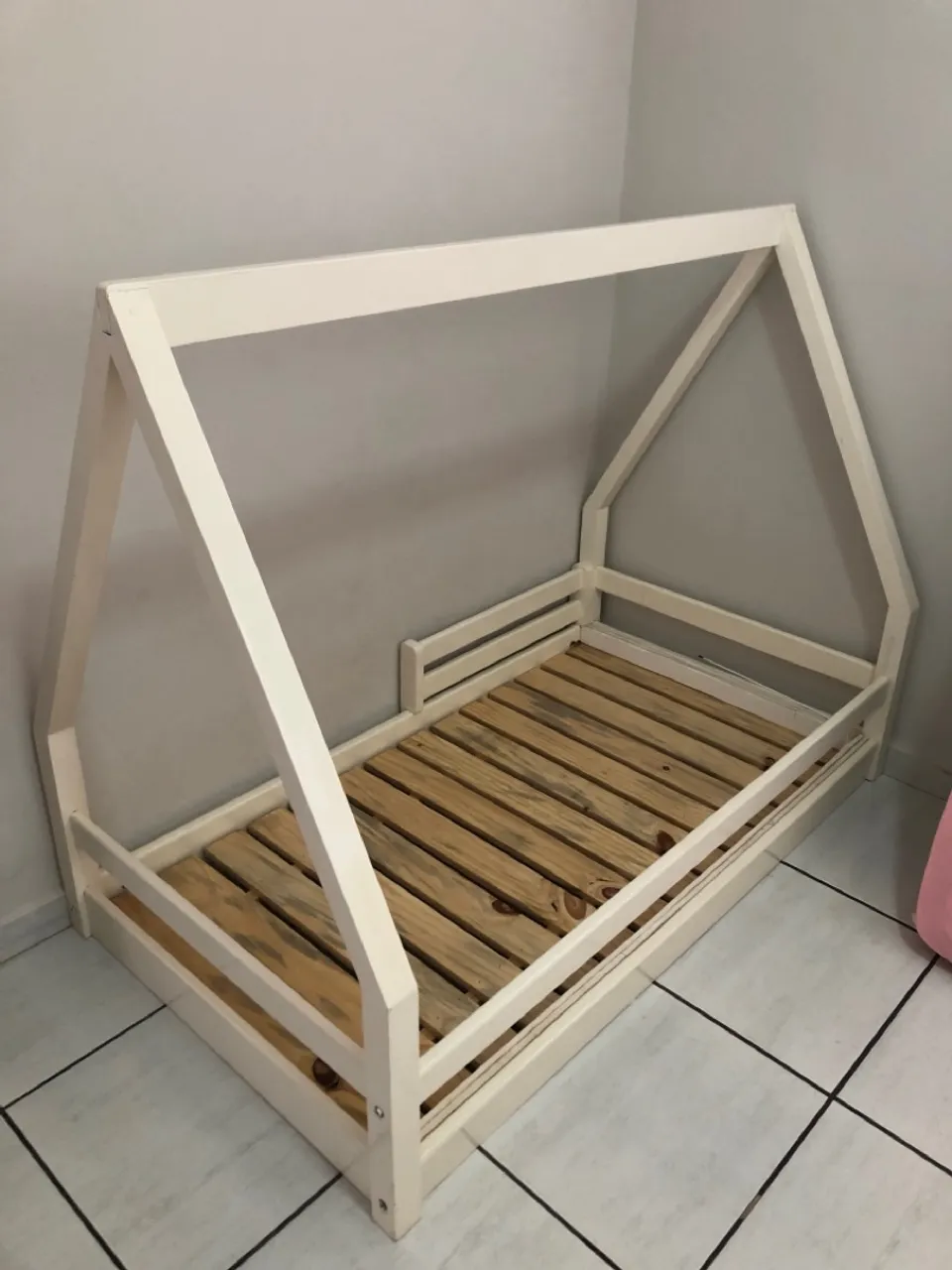 Cama Casinha Infantil - Conforto e Diversão Montessori!