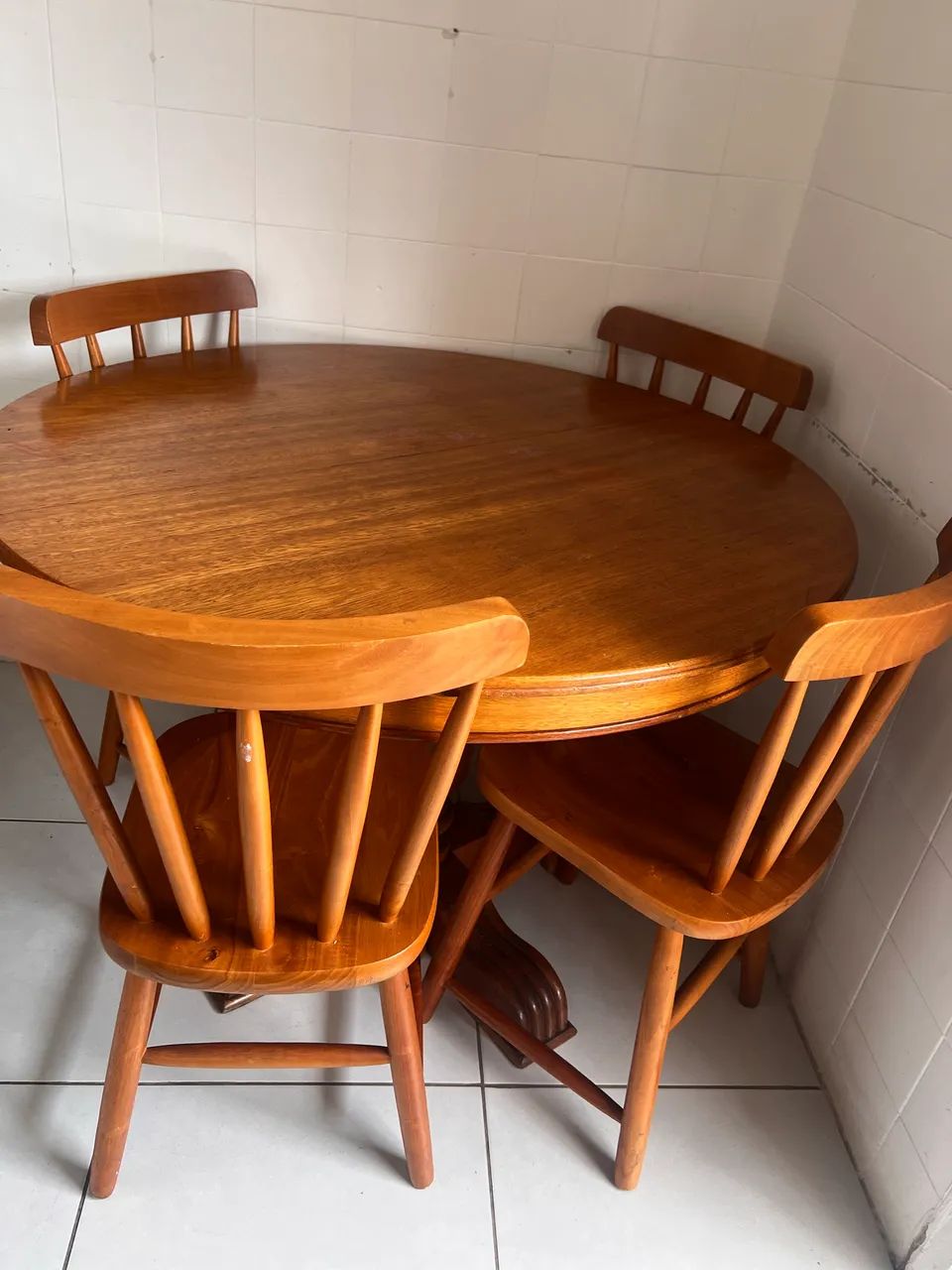 Conjunto de Mesa e Cadeiras de Madeira - Semi Novo | Oportunidade! - Foto 4