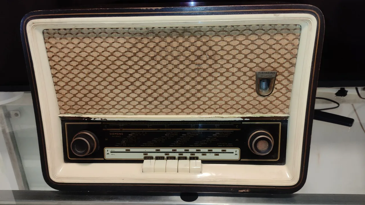Rádio Antigo Siemens Milano - Vintage