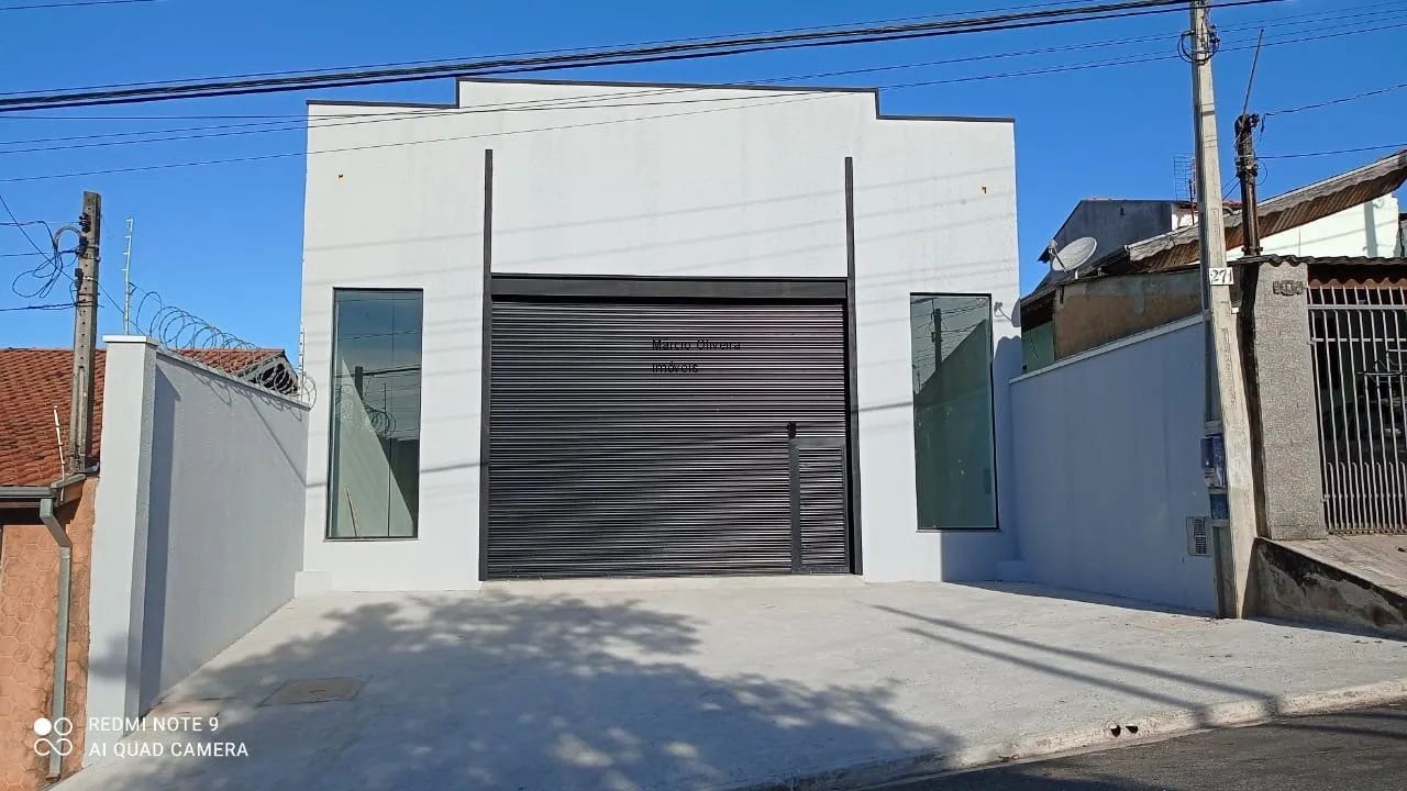 Galpão Comercial de Alto Padrão para Locação em Taubaté-SP, Jardim América: 1 Sala, 2 Banh