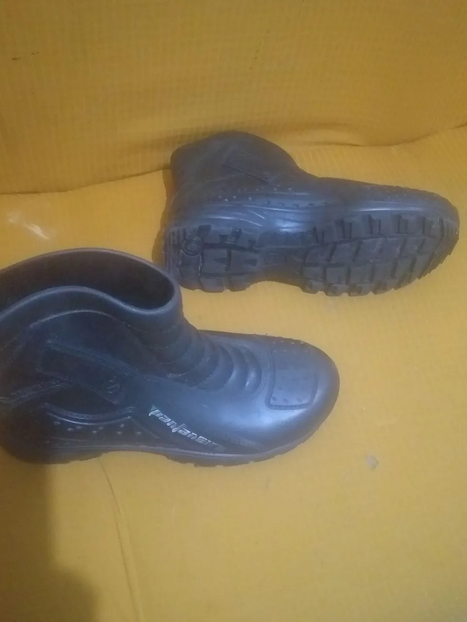 Botas de borracha impermeáveis