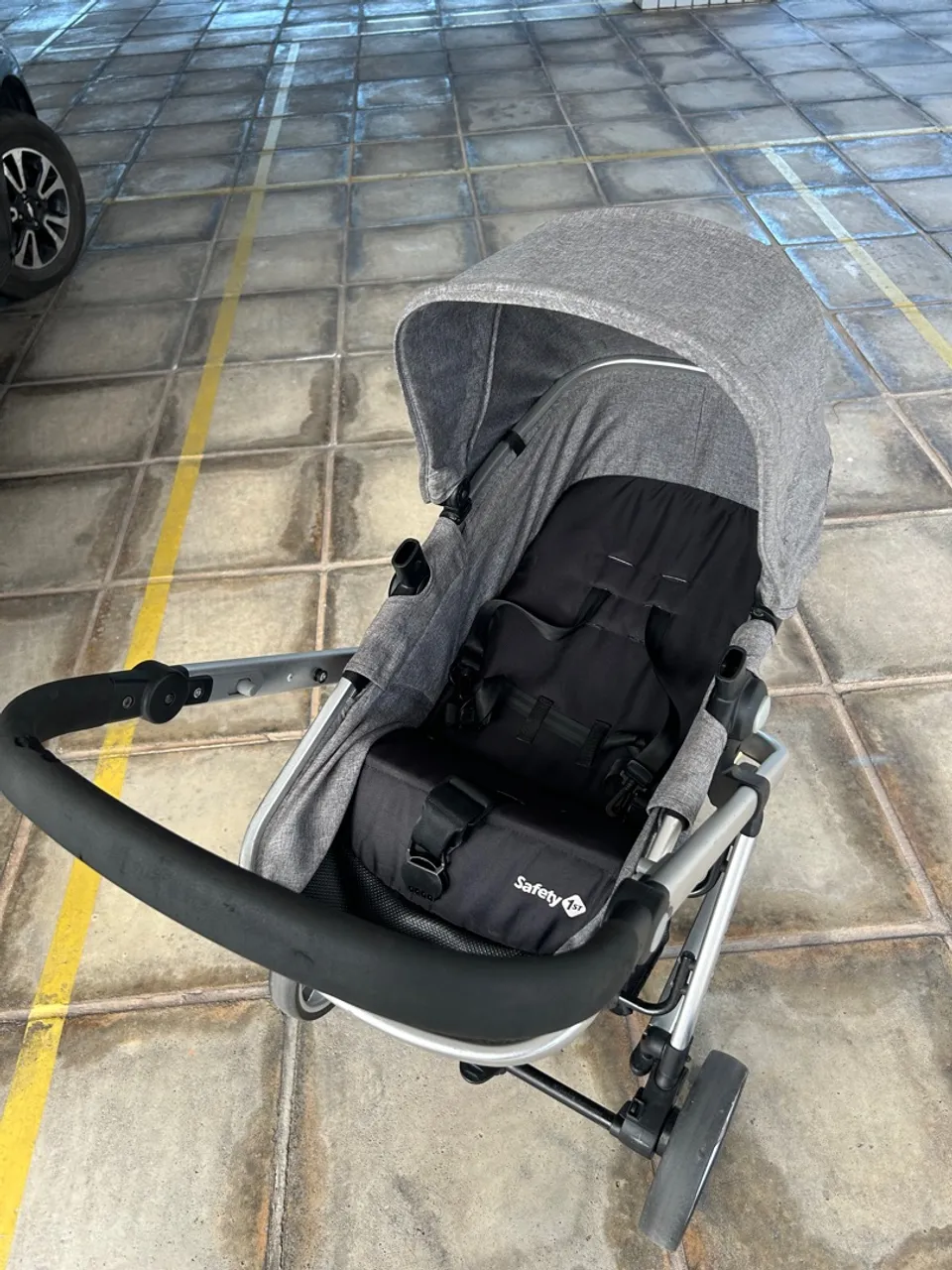Carrinho de Bebê Safety 1st + Bebê Conforto com base