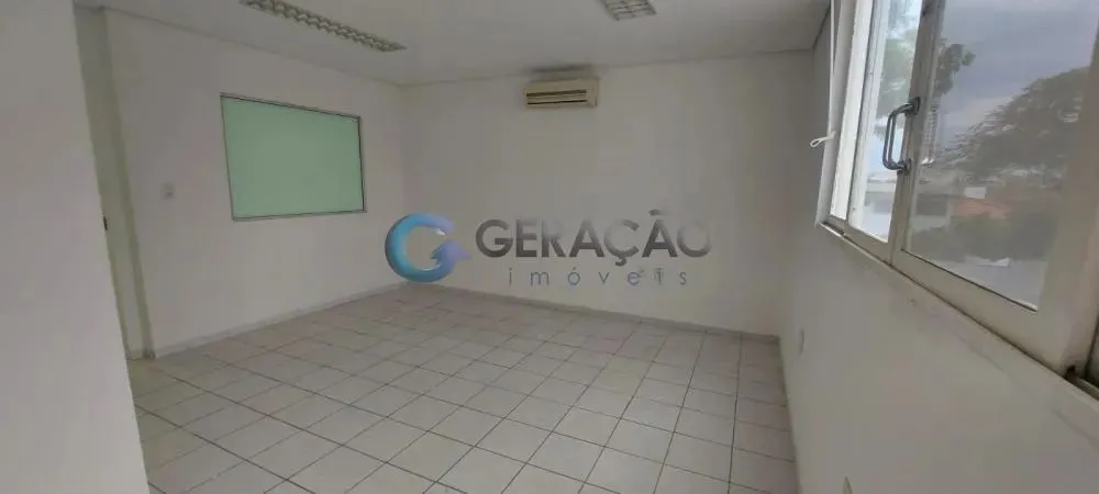 Sala comercial para locação de 93m² no Centro | SJC