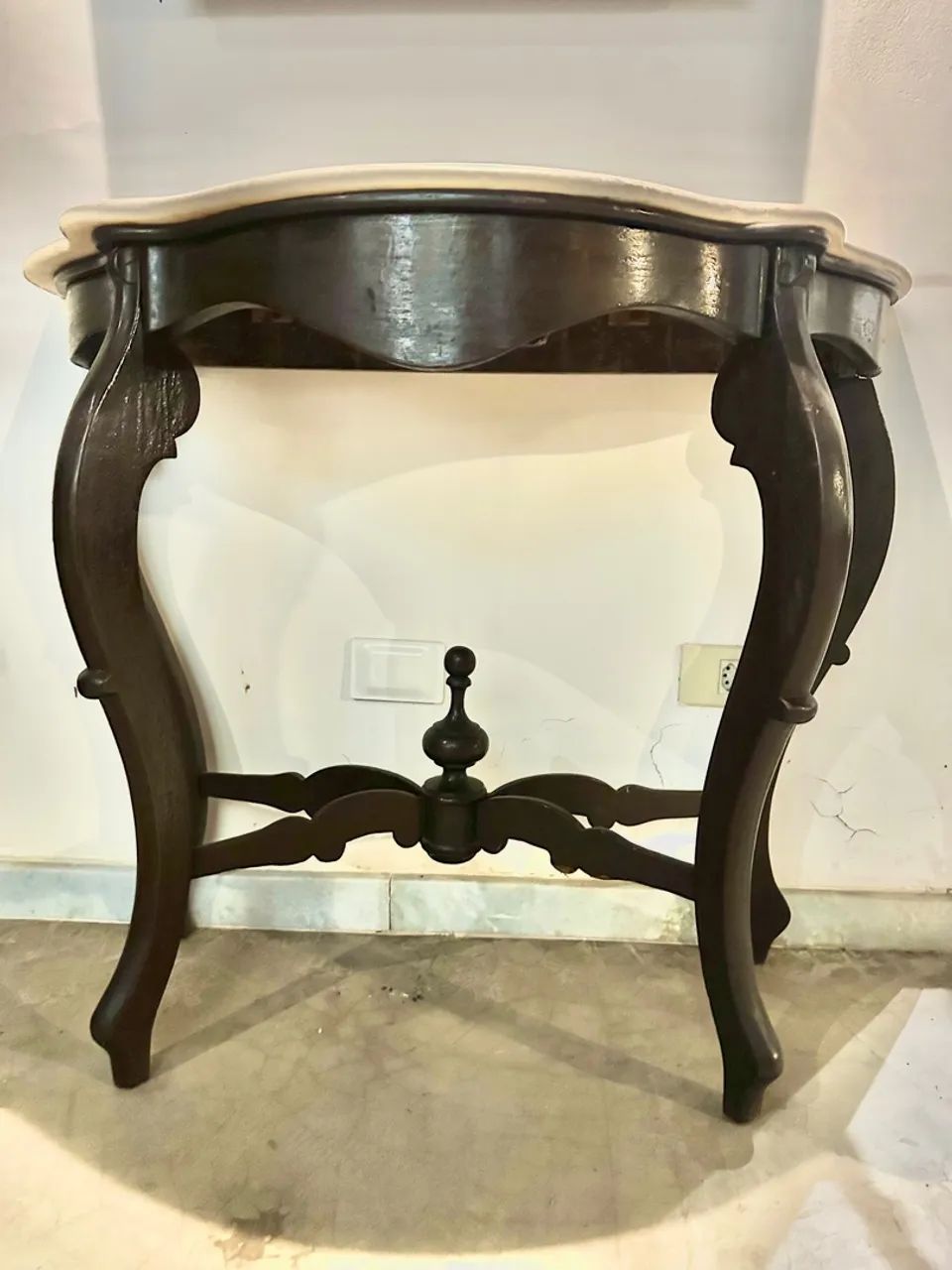 Aparador tipo Console Clássico com Tampo em Mármore  - Foto 4