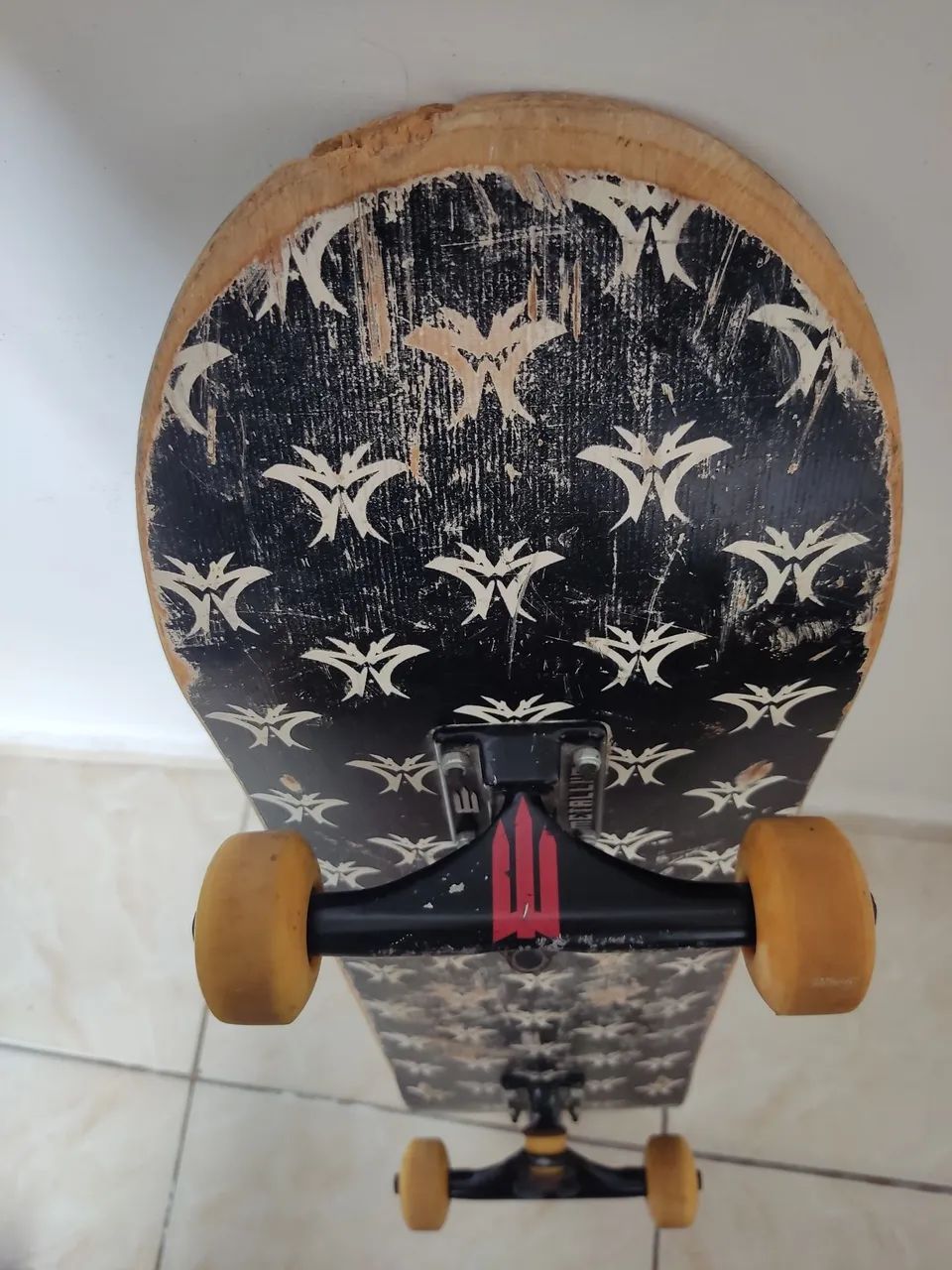 Skate semi novo para iniciantes no esporte - Foto 4