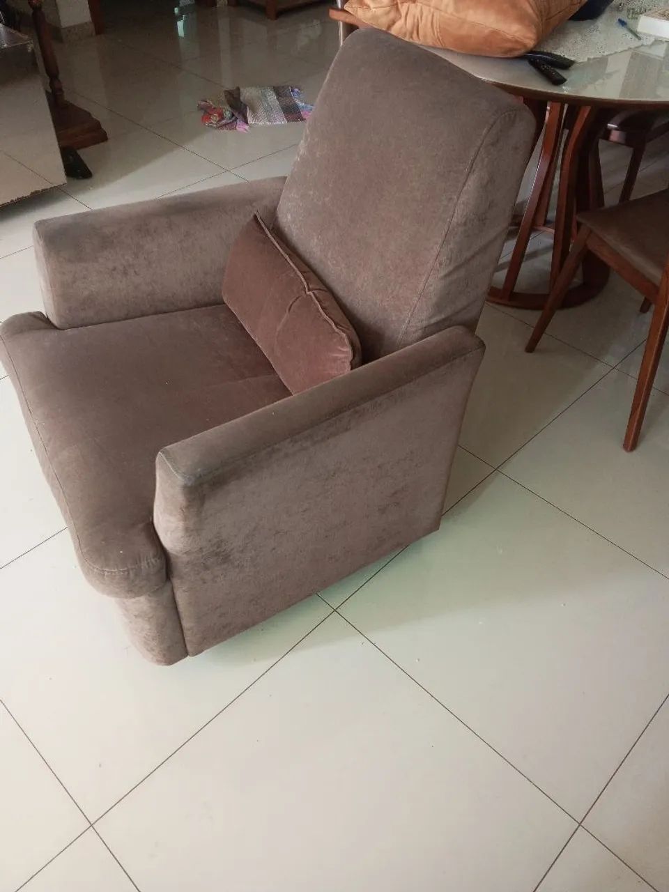 Poltrona Confortável em Tecido veludo  - Foto 2