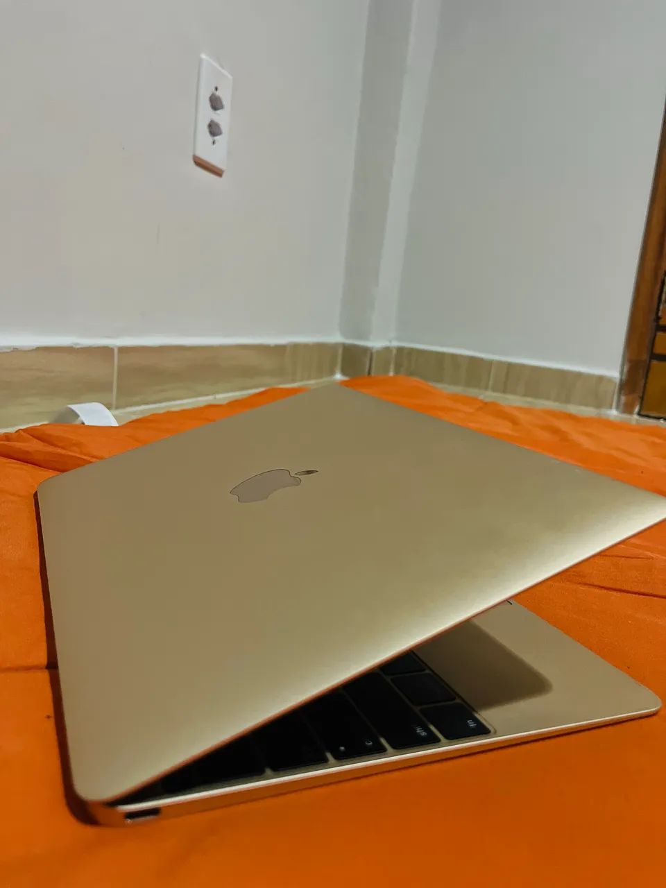 MacBook本体 Macbook Retina 2016 Gold - 256 GB MacBook Retina 12? Gold - 4K, Core M, 8GB/256GB. - Notebooks