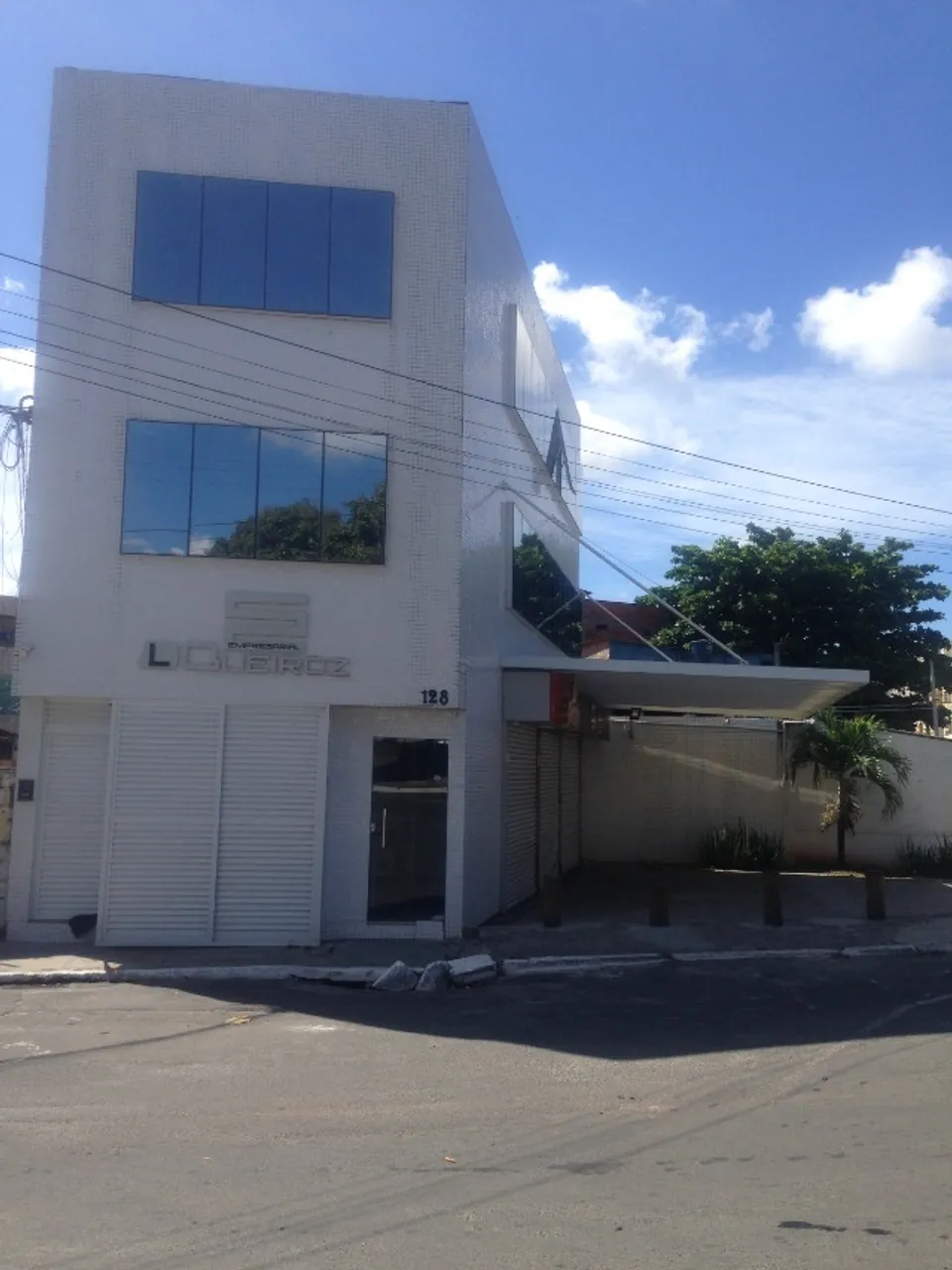 Salas comerciais disponíveis para locação no bairro Ponto Certo, Edif. LQueiroz
