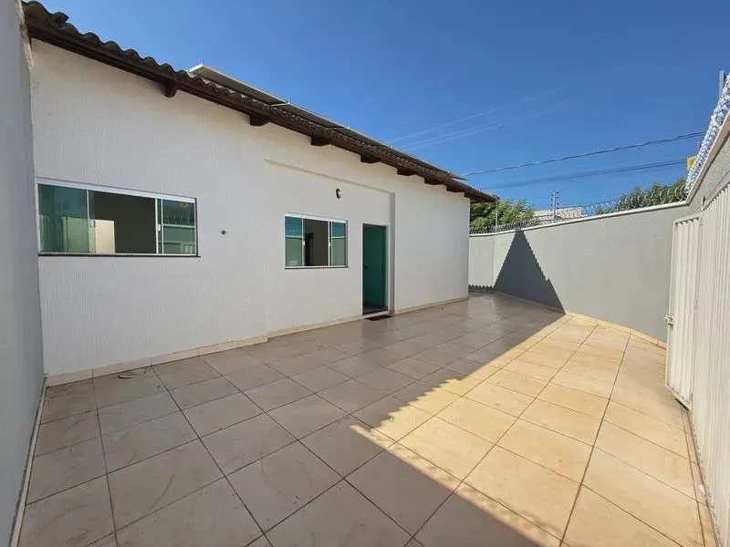 Casa de 3 Quartos para Venda na 604 Norte