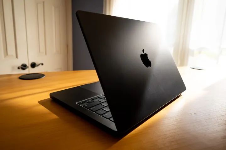 Apple - MacBook M4 Max - 36GB Ram - 1TB - 16' - Space Black - Lacrado