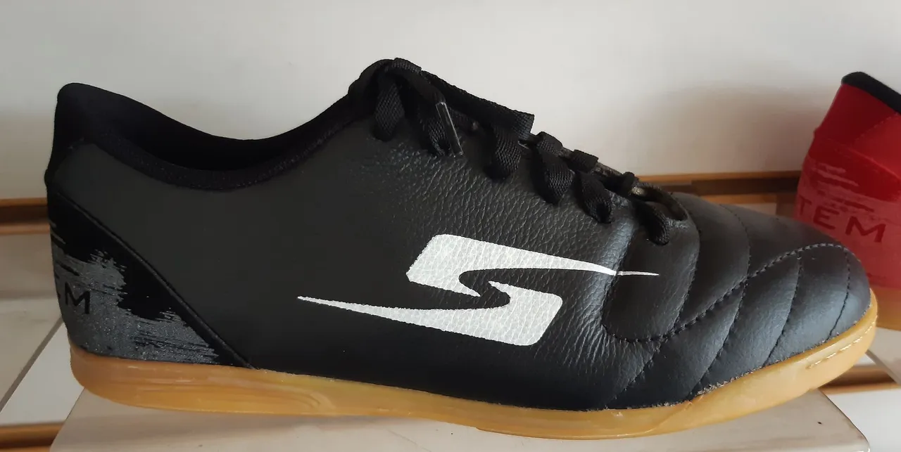 Chuteira Futsal Society - solado indoor
