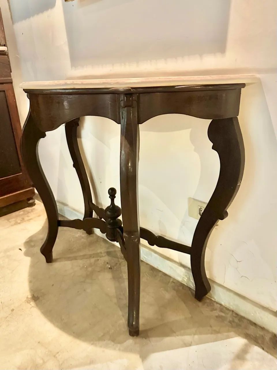 Aparador tipo Console Clássico com Tampo em Mármore  - Foto 2