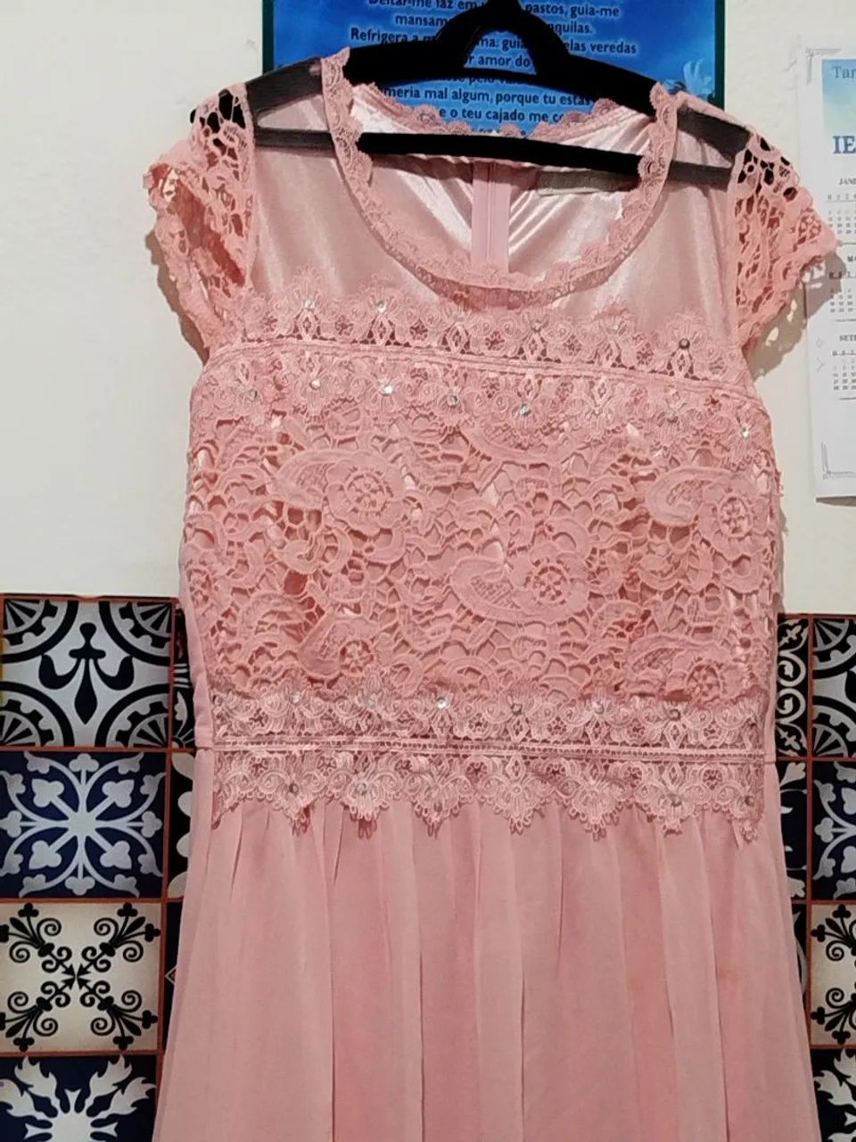 Vestido de renda, rosa. - Foto 3