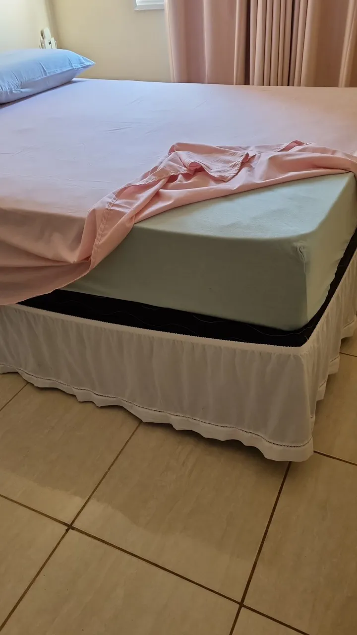 Cama Box com Saia e Lençóis