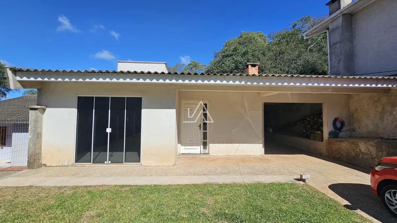 CASA COM TERRENO GRANDE NA VILA LUIZA