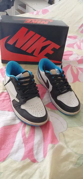 Tênis Nike Air Jordan 1 Retro High OG - Tamanho 40