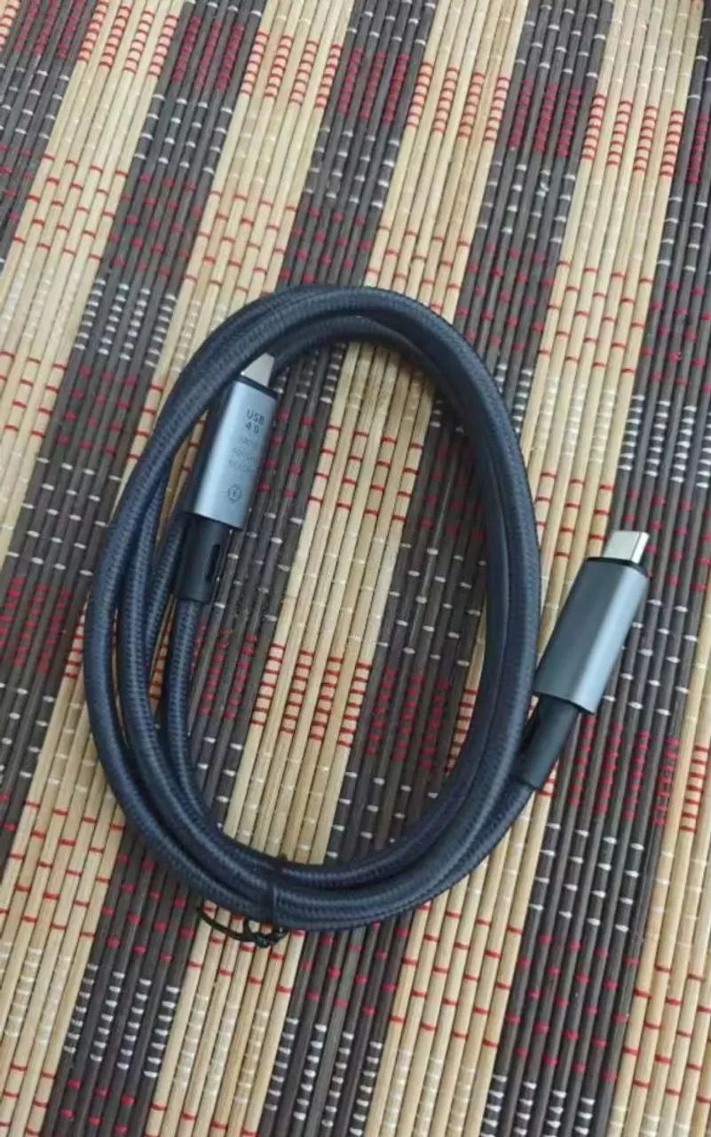Cabo de Carregamento Rápido Thunderbolt 4 - Foto 2