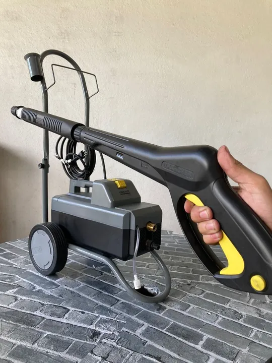 Lavadora de Alta Pressão (Nova) - Karcher HD 585 - 1160 Libras - 110V